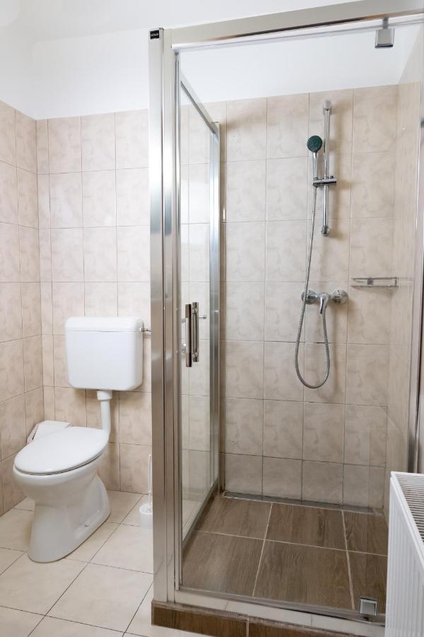 Liszt Apartman Pecs Exterior photo